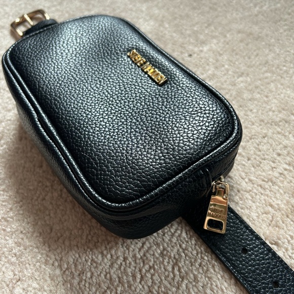 Steve Madden Belt Bag - Picture 2 of 4
